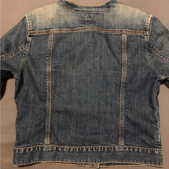 GAP Women's Faded Blue Jean Jacket - Picture 6 of 8
